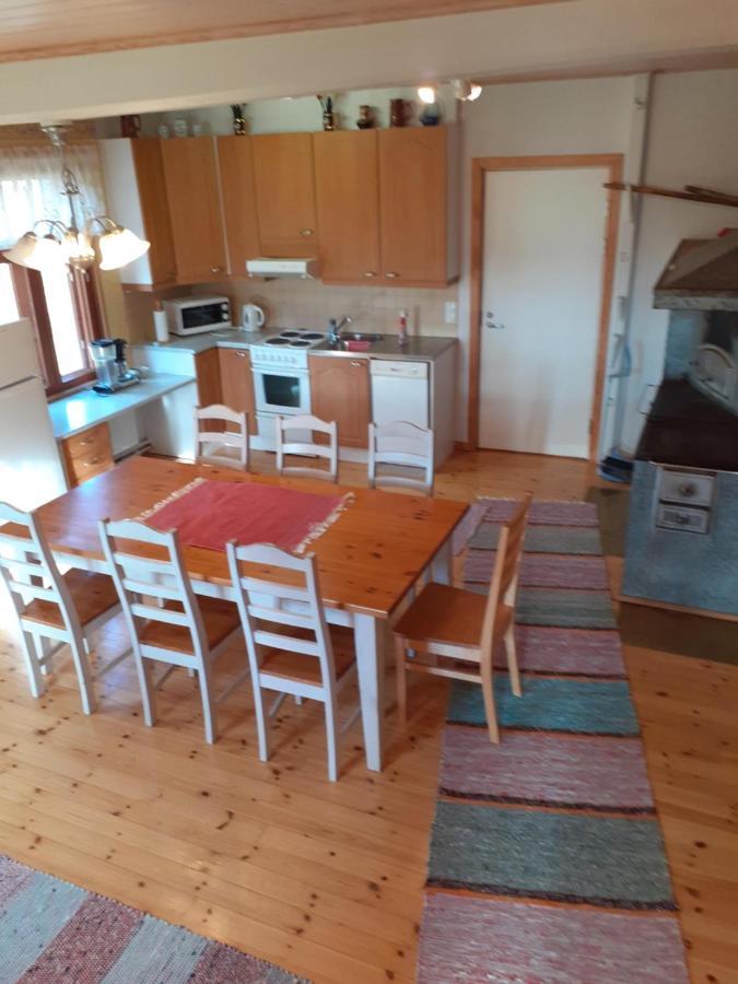 Hotel Karvisen Kissanpaeivaet Joensuun Laehellae Ruokola Exterior foto